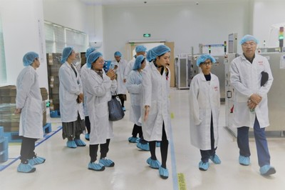 旅游学院组织教工参观汤臣倍健，探索健康产业与文旅发展的融合之路